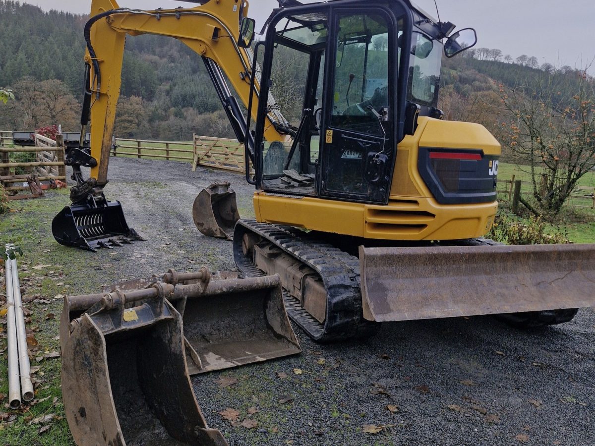 8-ton-machine-self-drive-or-with-operator-for-hire-Llandysul-Ceredigion.Wales